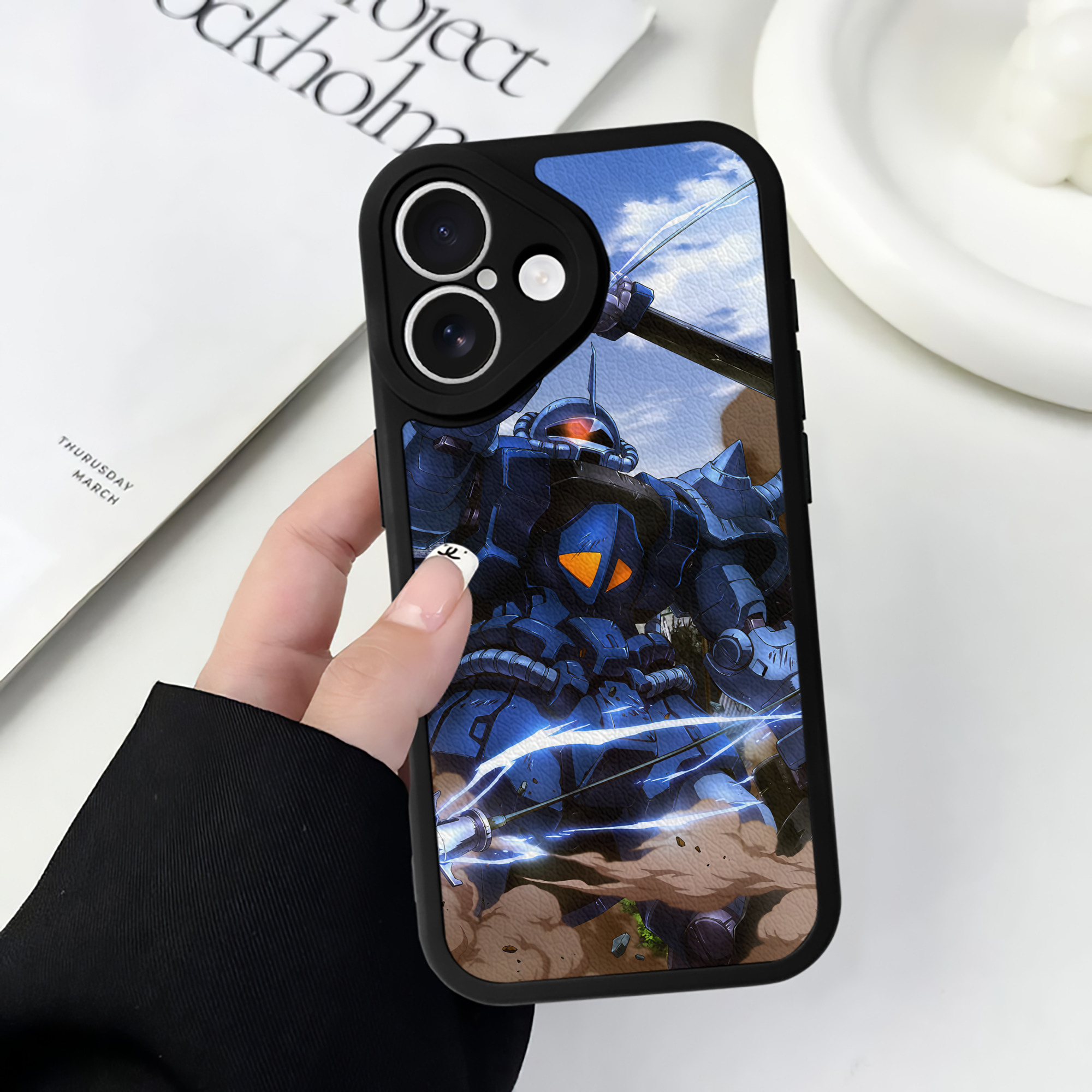 （画像用） 機動戦士ガンダム Mobile Suit Gundam 【iPhone 16シリーズ対応】シリコンスマホケース（レザー調） 材質：シリコン
